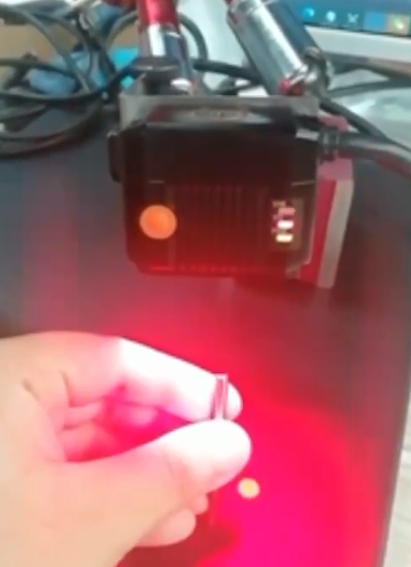 艾韋迅IVY8040M讀取4mm4mm激光蝕刻二維碼蝕刻品質較差，  金屬反光強，需要高解碼性能+良好光處理。.png